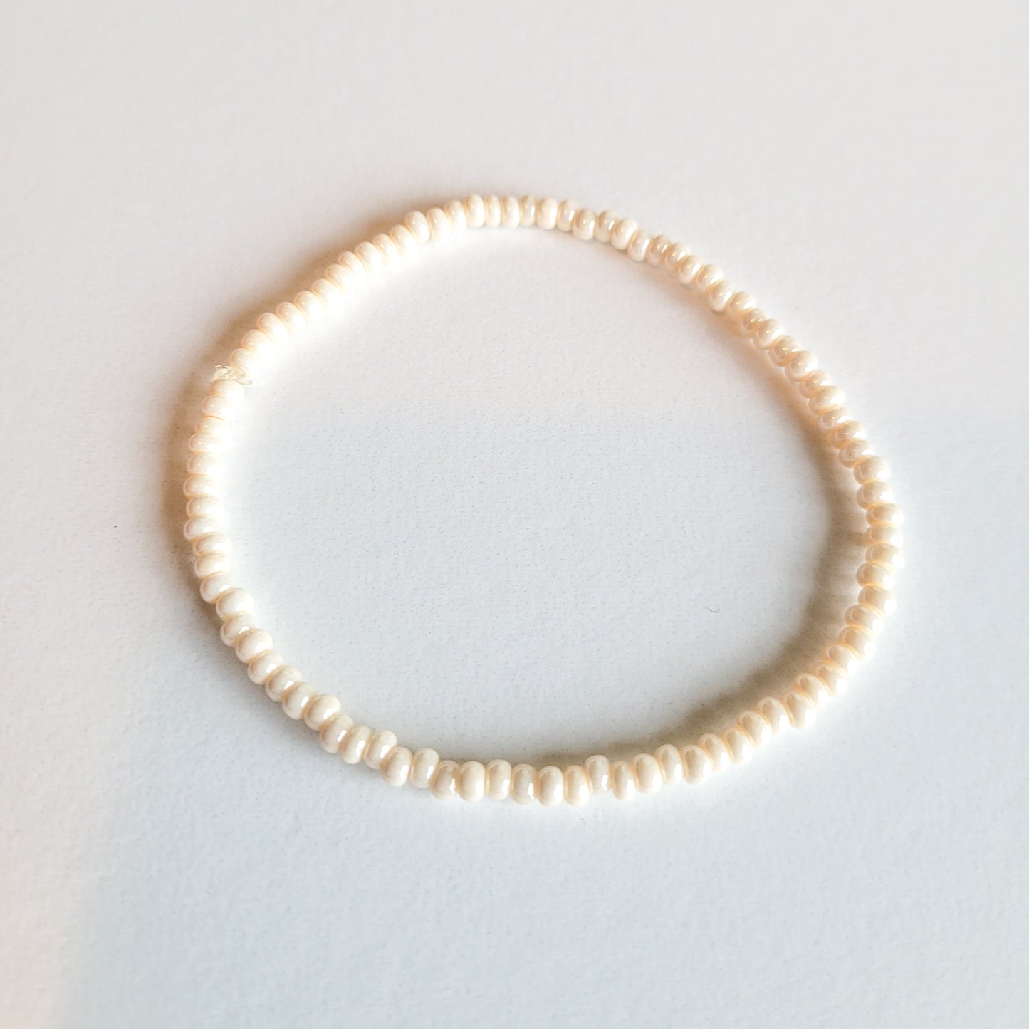 Pearl Eggshell Stretch Bracelet
